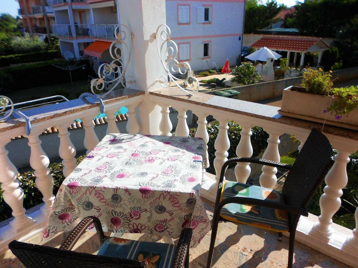 Apartment Villa Engel With Pool Porec Exterior photo